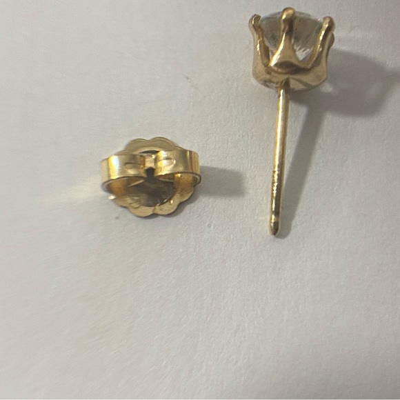14kt Gold CZ Studs NWT - Picture 9 of 9